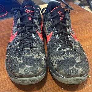 Size 11 Italian camo Kobe 6 worn once still great condition. Negotiable